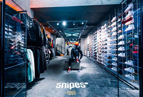 SNIPES Shoes, Streetwear, Sportswear, Designer。